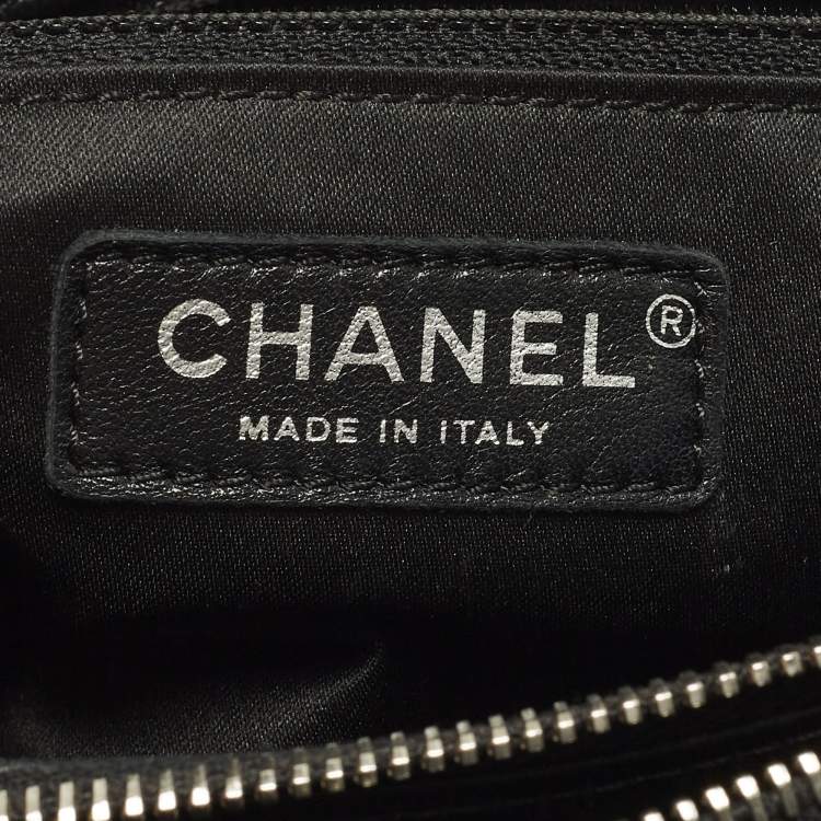 Pre Owned Chanel Cross Black Chevron Leather Shoulder Bag