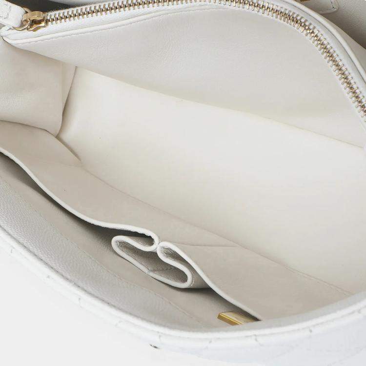 Pre Owned Chanel White Quilted Caviar Medium Coco Top Handle Bag