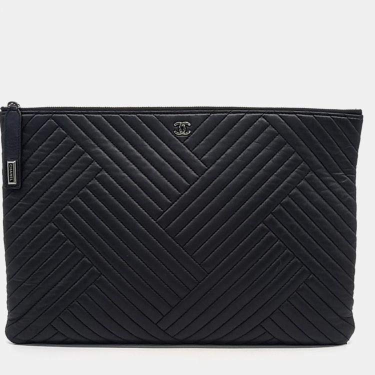 Pre Owned Chanel Black Leather lambskin clutch