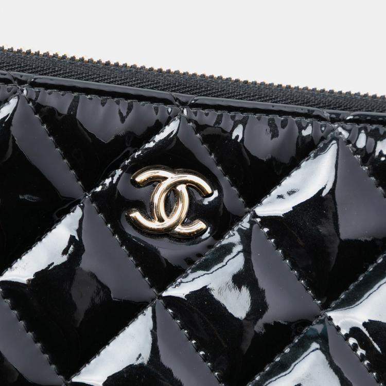 Pre Owned Chanel Black Large Quilted Patent O Case Clutch