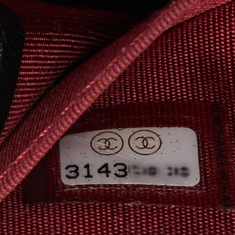 Pre Owned Chanel 19 Black Quilted Leather Wallet On Chain