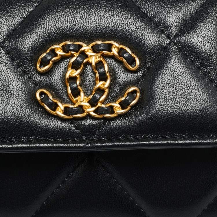Pre Owned Chanel 19 Black Quilted Leather Wallet On Chain