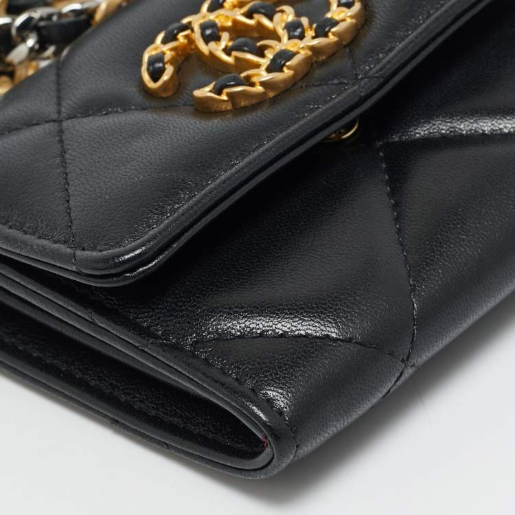 Pre Owned Chanel 19 Black Quilted Leather Wallet On Chain