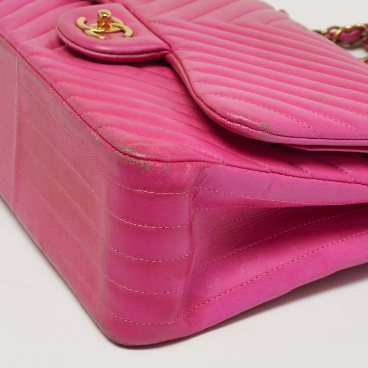 مملوكة مسبقًا Chanel Classic Double Flap Jumbo Pink Chevron Leather Shoulder Bag