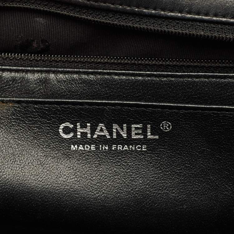 Pre Owned Chanel Jumbo Black CC Quilted Leather Flap Bag