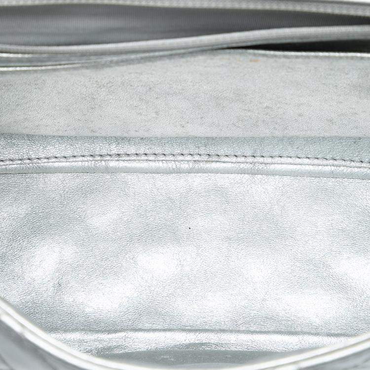 مملوكة مسبقًا Chanel Silver Jumbo Classic Metallic Lambskin Single Flap
