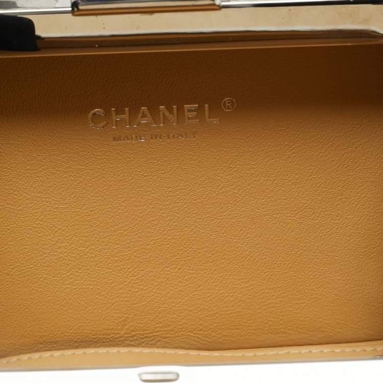 Pre Owned Chanel CC Filigree Vanity Case Small Beige/Black Rattan and Patent Leather Shoulder Bag
