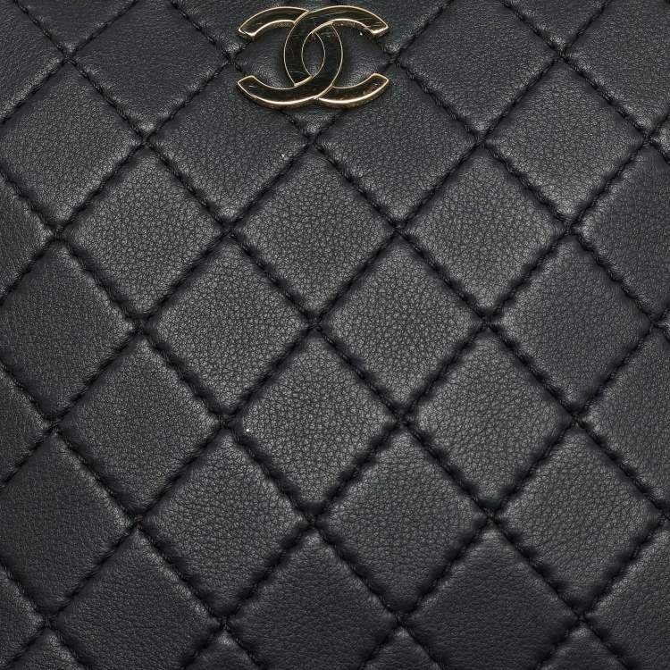 Pre Owned Chanel Travel Kit Black Quilted Leather Vanity Case Bag