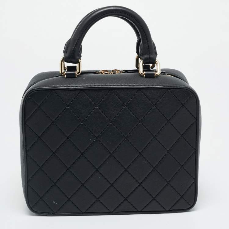 Pre Owned Chanel Travel Kit Black Quilted Leather Vanity Case Bag