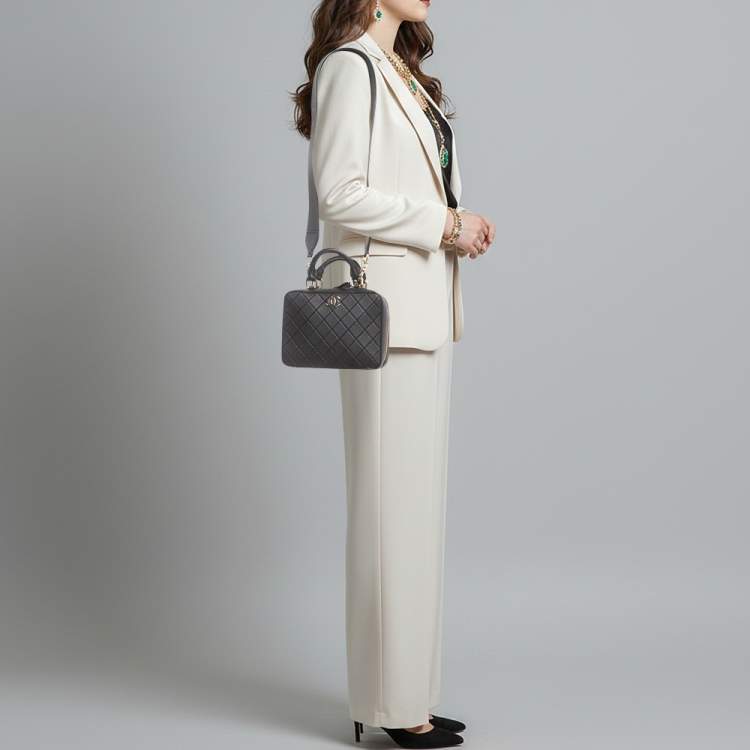 Pre Owned Chanel Travel Kit Black Quilted Leather Vanity Case Bag