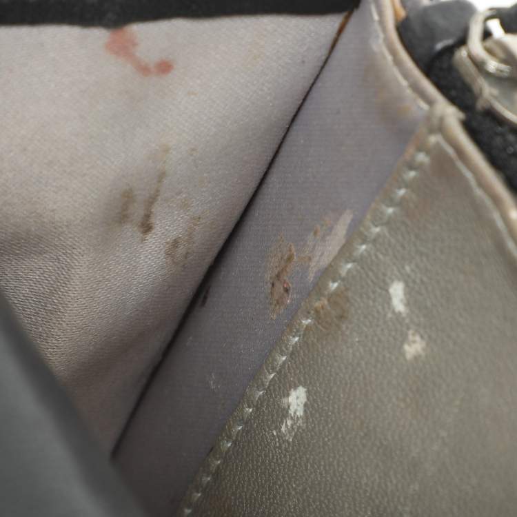 Pre Owned حقيبة كلتش شانيل WOC جلد نقش كاميليا سوداء