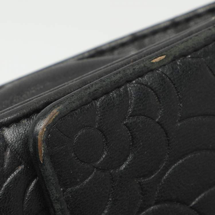 Pre Owned حقيبة كلتش شانيل WOC جلد نقش كاميليا سوداء