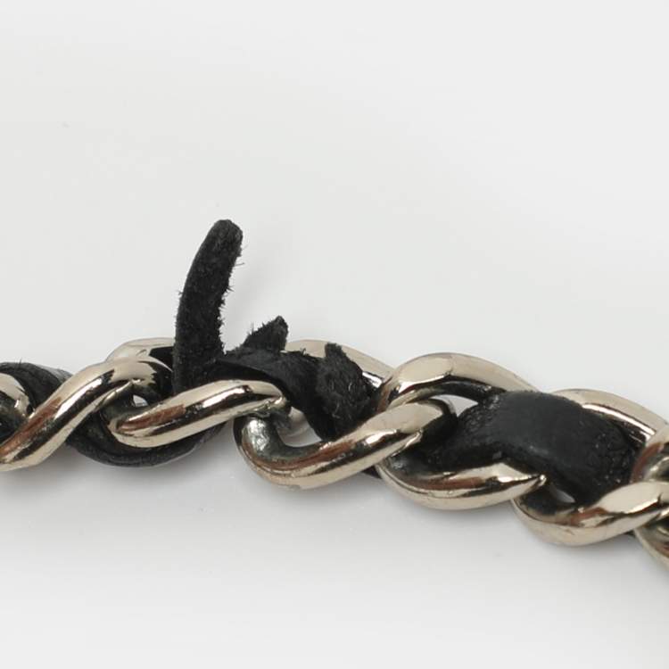 Pre Owned حقيبة كلتش شانيل WOC جلد نقش كاميليا سوداء