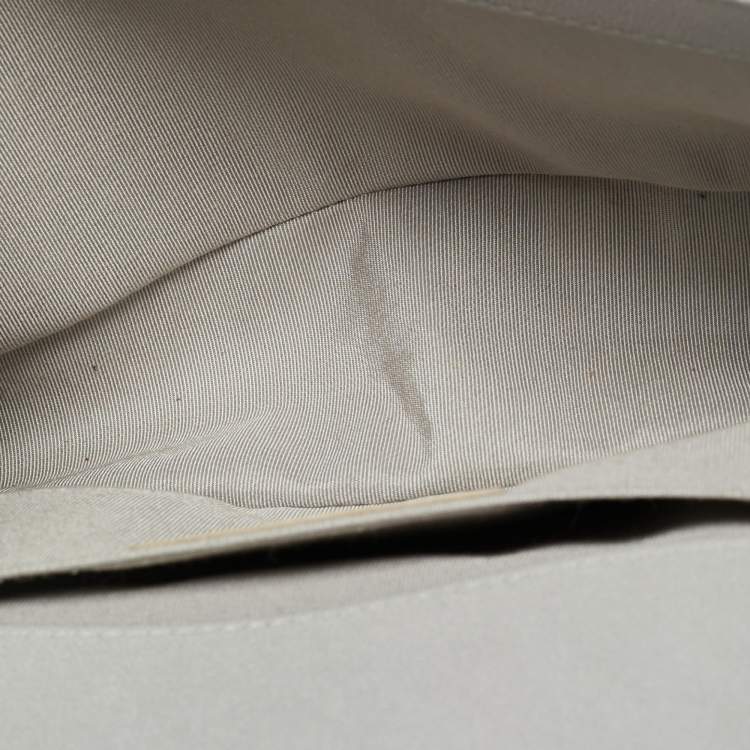 Pre Owned Chanel Boy Medium Grey Quilted Caviar Leather Flap Bag