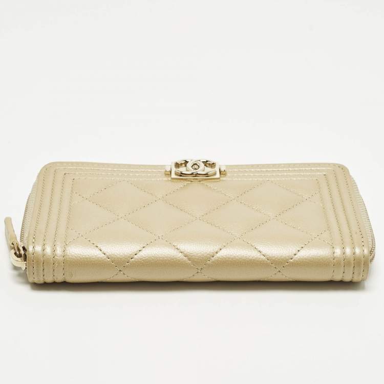 Pre Owned Chanel Boy Gold Quilted Leather Zip Coin Purse