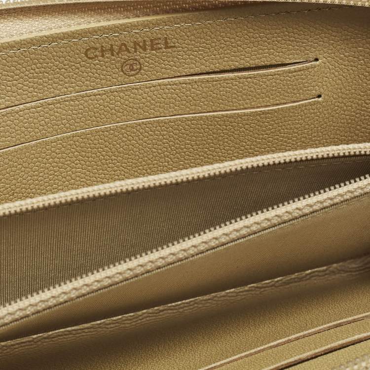 Pre Owned Chanel Boy Gold Quilted Leather Zip Coin Purse