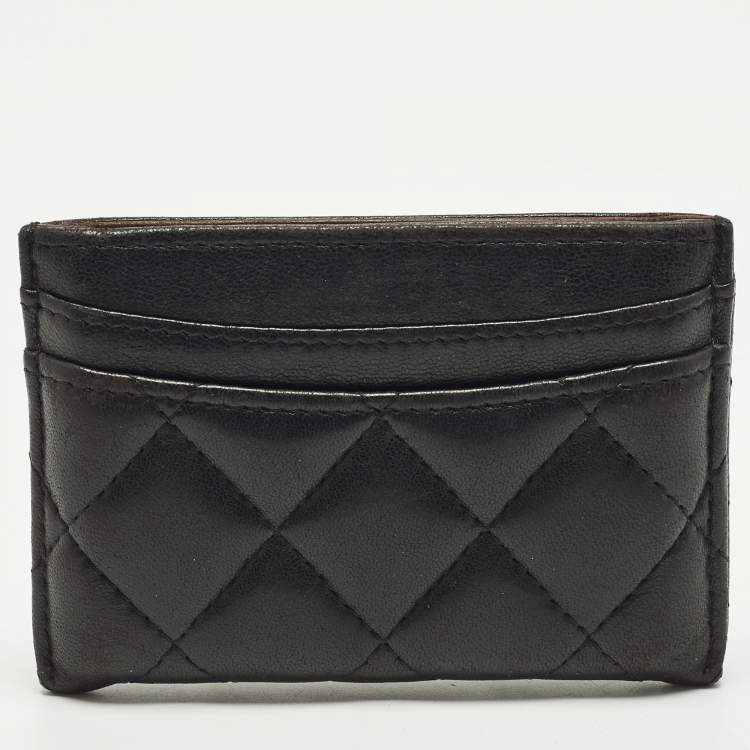 مملوكة مسبقًا Chanel CC Black Quilted Leather Card Holder