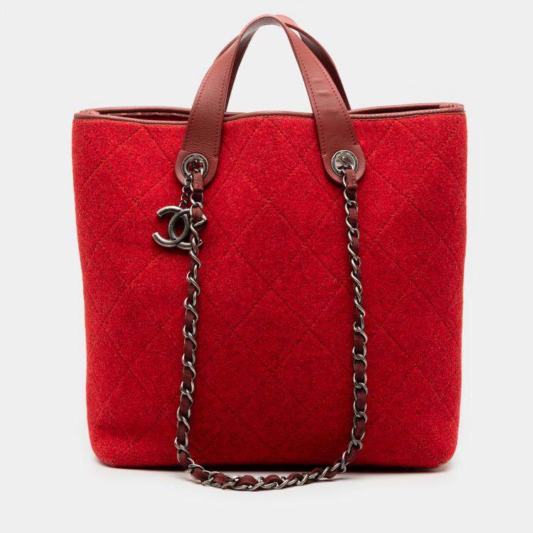 Pre Owned Chanel Red Medium CC Quilted Felt Pop Tote