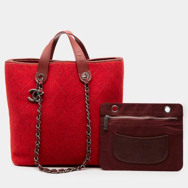 Pre Owned Chanel Red Medium CC Quilted Felt Pop Tote