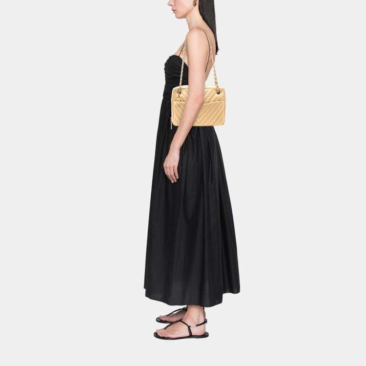 مملوكة مسبقًا Chanel Gold CC Chevron Lambskin Camera Shoulder Bag
