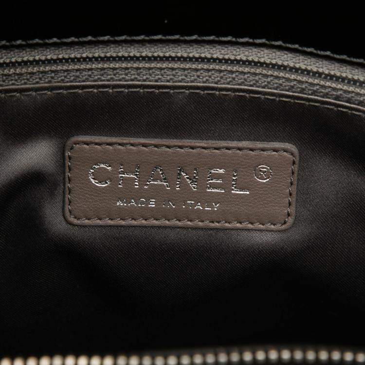 Pre Owned Chanel Black CC Crinkled Calfskin Chain Shopping Tote