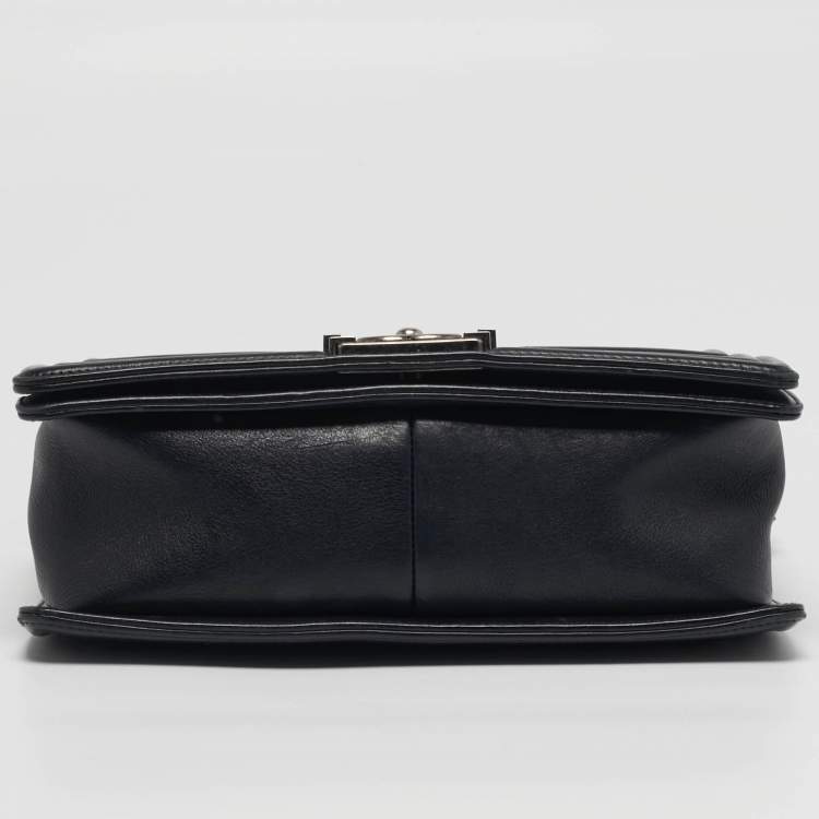 Pre Owned Chanel Boy Medium Black Quilted Leather Flap Bag