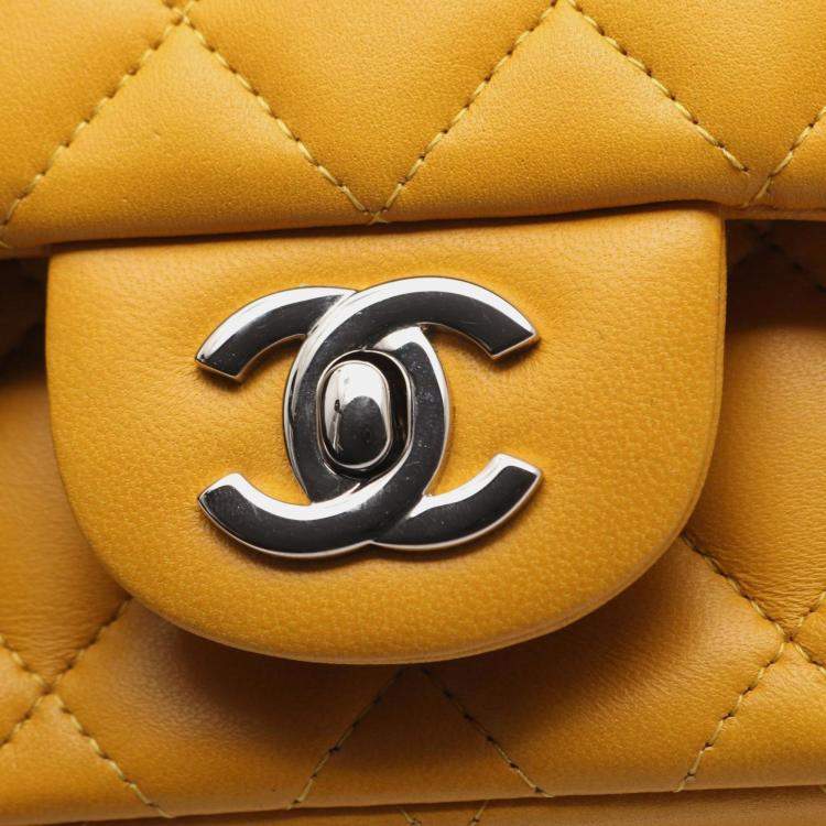 مملوكة مسبقًا Chanel Mini Matelasse Shoulder Bag Lambskin Leather Yellow