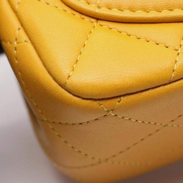 مملوكة مسبقًا Chanel Mini Matelasse Shoulder Bag Lambskin Leather Yellow