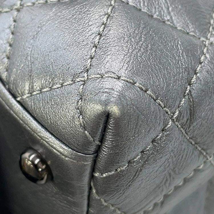 مملوكة مسبقًا Chanel Matelasse Handbag With Coco Mark And Handle In Calf Leather