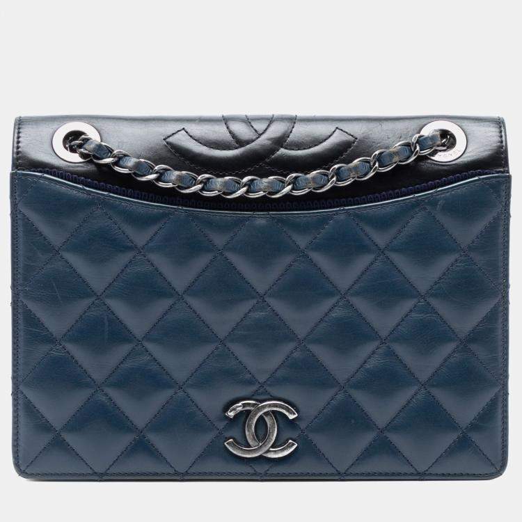 مملوكة مسبقًا Chanel Blue Medium Quilted Lambskin Ballerine Flap