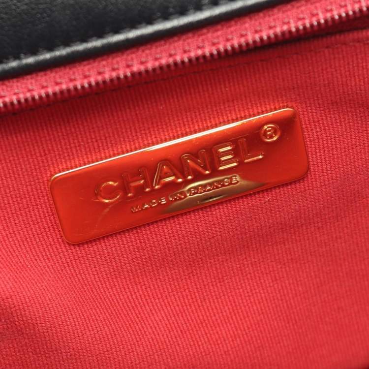 Pre Owned Chanel 19 Disneuf Matelasse Shoulder Bag In Lambskin Leather Black