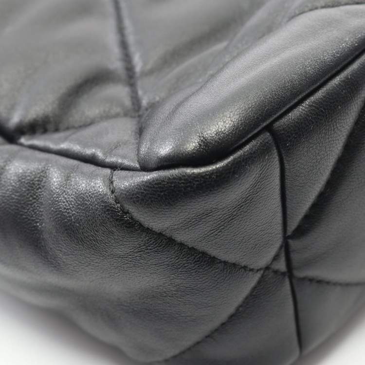 Pre Owned Chanel 19 Disneuf Matelasse Shoulder Bag In Lambskin Leather Black
