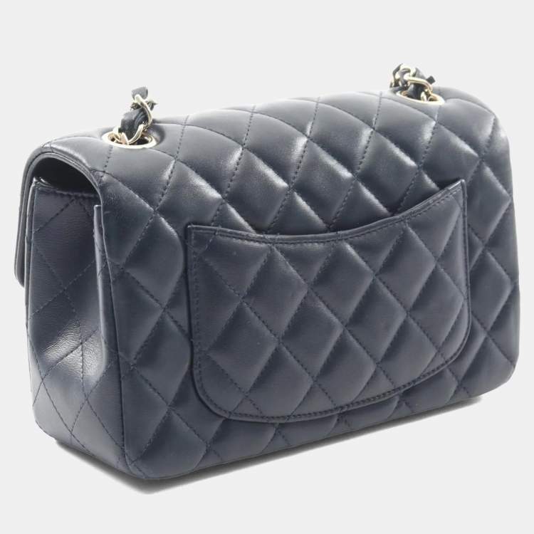 مملوكة مسبقًا Chanel Mini Matelasse 20 Shoulder Bag In Lambskin Navy Blue