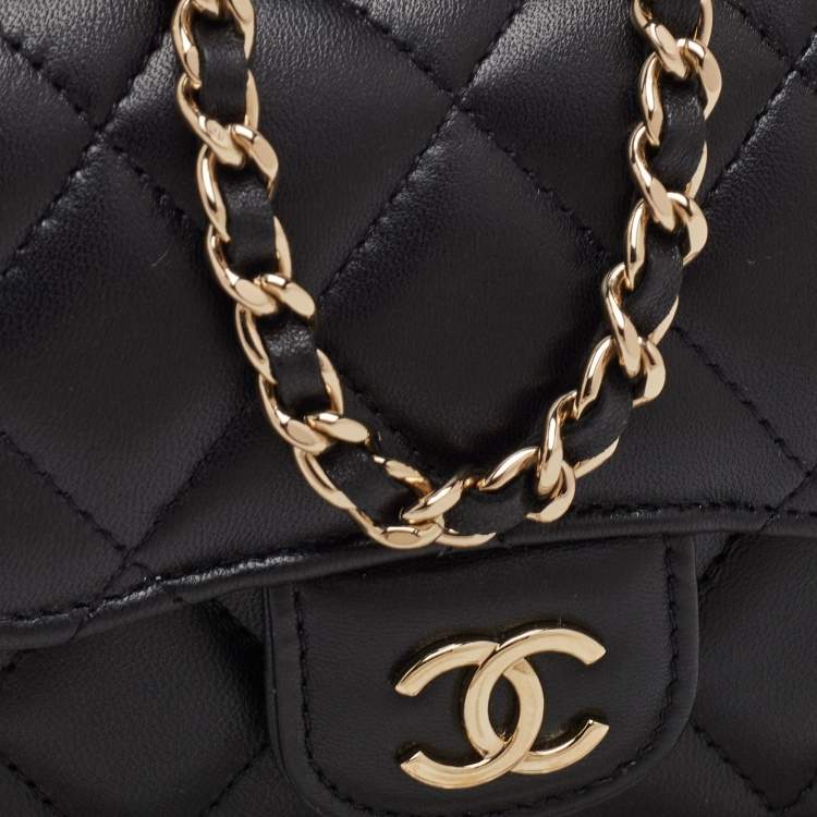 Pre Owned حقيبة يد شانيل بقلاب بمقبض علوي من الجلد المبطن صغيرة جداً سوداء