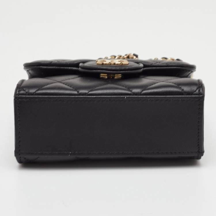 Pre Owned حقيبة يد شانيل بقلاب بمقبض علوي من الجلد المبطن صغيرة جداً سوداء