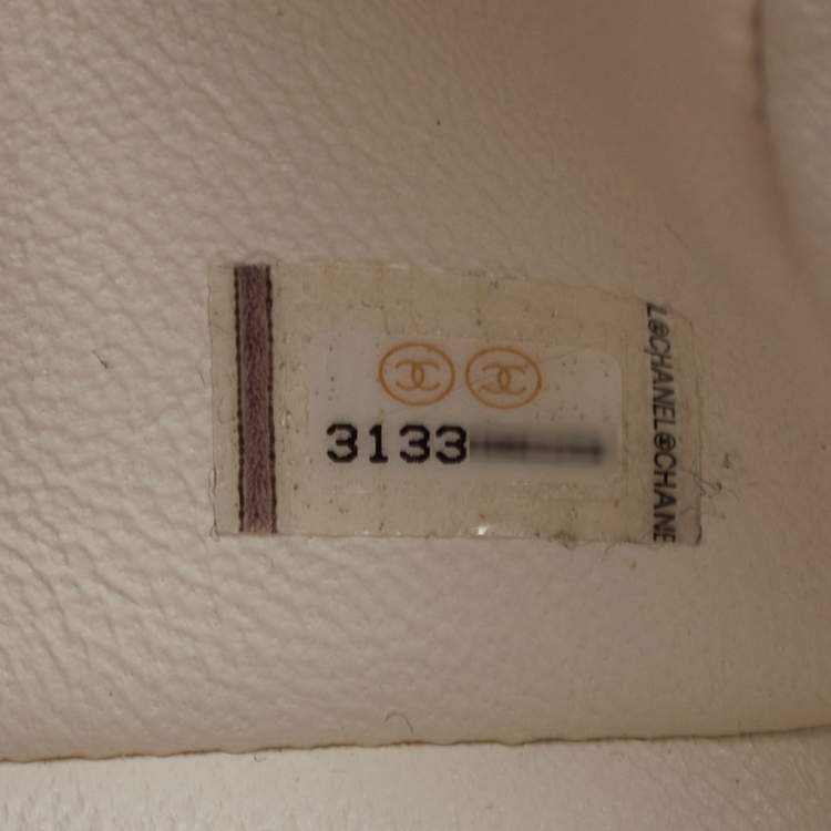 Pre Owned Chanel Classic Square Mini White Quilted Leather Single Flap Bag