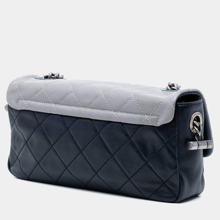مملوكة مسبقًا Chanel Blue Medium Quilted Tricolor Lambskin Country Chic Flap