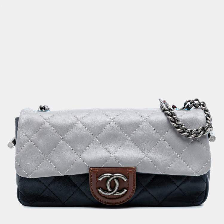 مملوكة مسبقًا Chanel Blue Medium Quilted Tricolor Lambskin Country Chic Flap