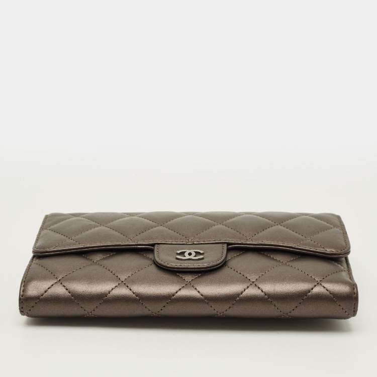 Pre Owned محفظة شانيل جلد كافيار مبطنة سوداء كلاسيكية حجم كبير 