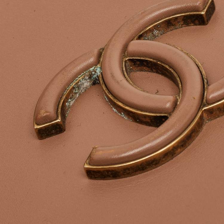 Pre Owned Chanel Coco Curve Beige Leather Vanity Case Bag