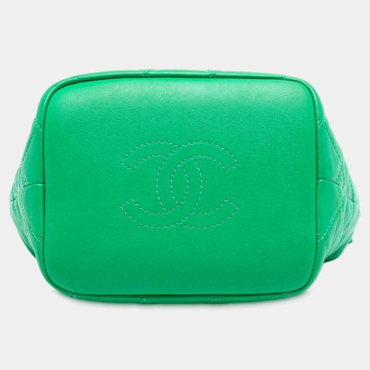 Pre Owned Chanel Green Small Quilted Lambskin Perfect Meeting Hobo