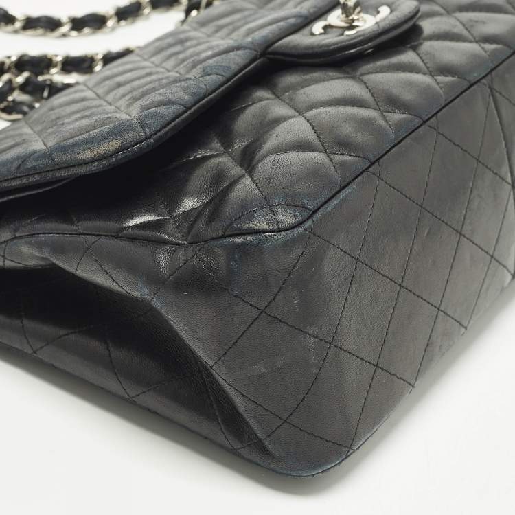 مملوكة مسبقًا Chanel Classic Double Flap Jumbo Black Quilted Leather Bag