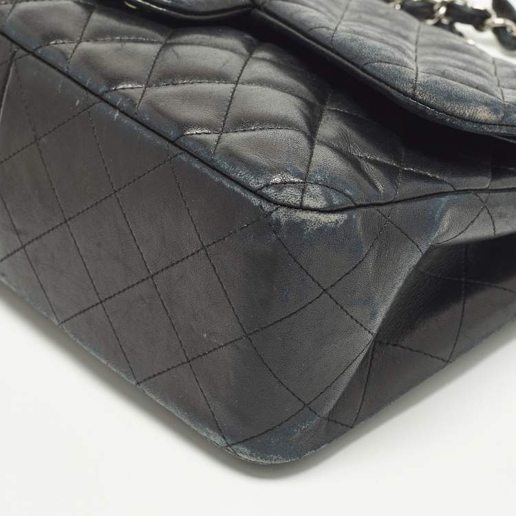 مملوكة مسبقًا Chanel Classic Double Flap Jumbo Black Quilted Leather Bag