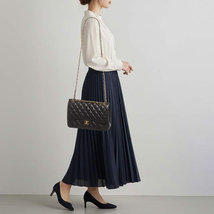 مملوكة مسبقًا Chanel Classic Double Flap Jumbo Black Quilted Caviar Leather Bag