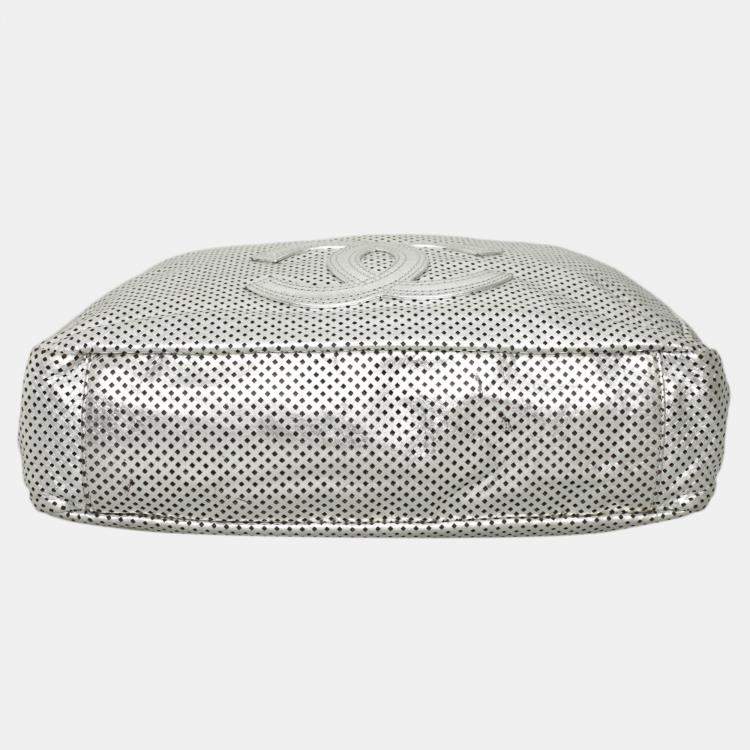 Pre Owned Chanel Roddeo Drive Medium Silver Leather Hobo Perforated Bag