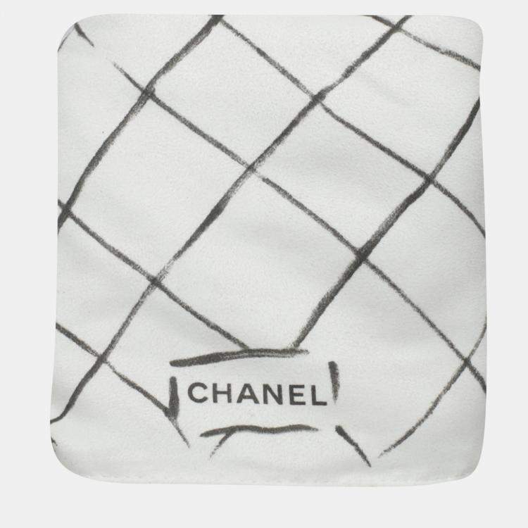 Pre Owned Chanel Roddeo Drive Medium Silver Leather Hobo Perforated Bag