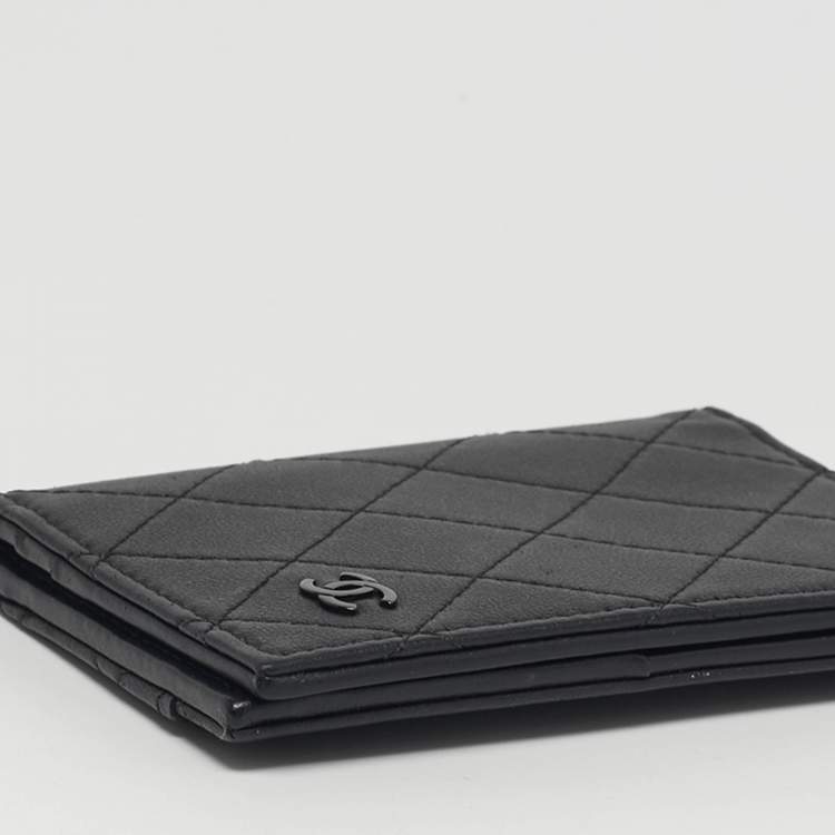Pre Owned Chanel CC Black Quilted Leather Bifold Card Holder