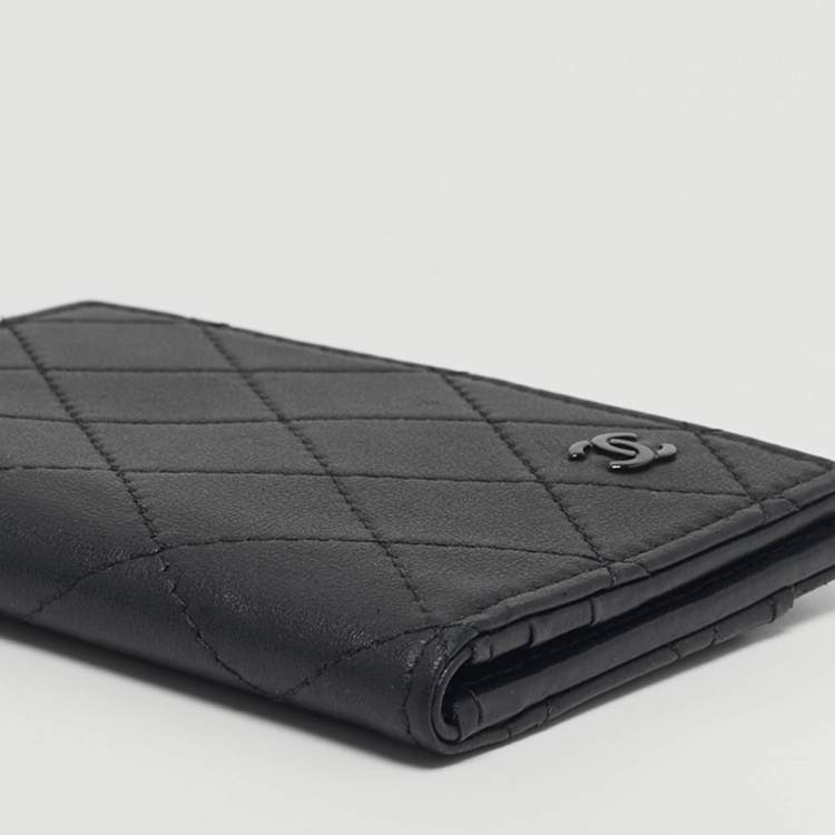 Pre Owned Chanel CC Black Quilted Leather Bifold Card Holder