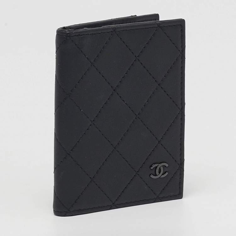 Pre Owned Chanel CC Black Quilted Leather Bifold Card Holder