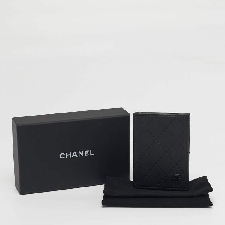 Pre Owned Chanel CC Black Quilted Leather Bifold Card Holder